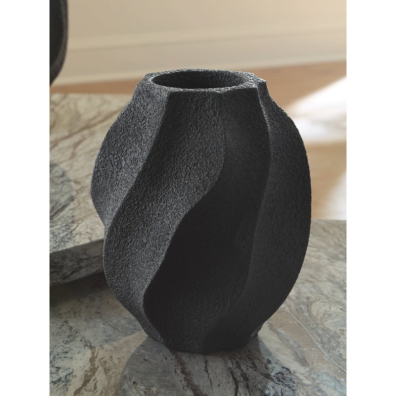 Judworth Vase