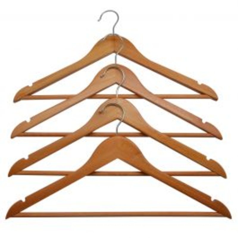 SET 4 NATURAL WOOD HANGERS 44.5 CM SPAC