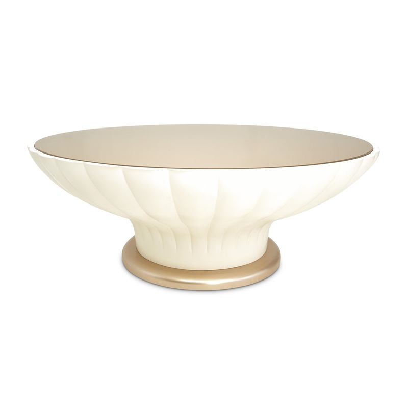 La Rachelle – Scalloped Round Cocktail Table – Champagne
