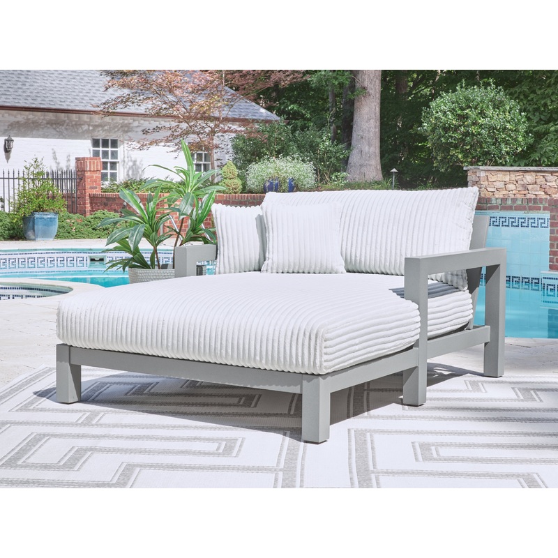 Hurley Park Chaise Lounge with Cushion