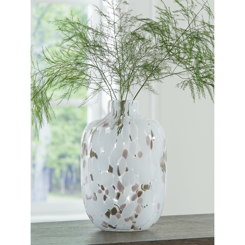 Keelton Vase