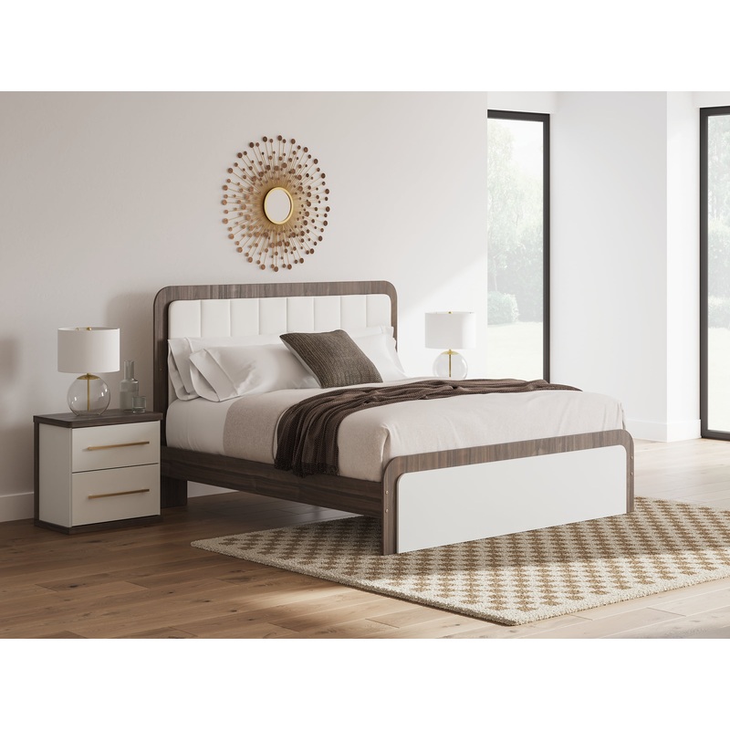 Kendanport King Upholstered Bed