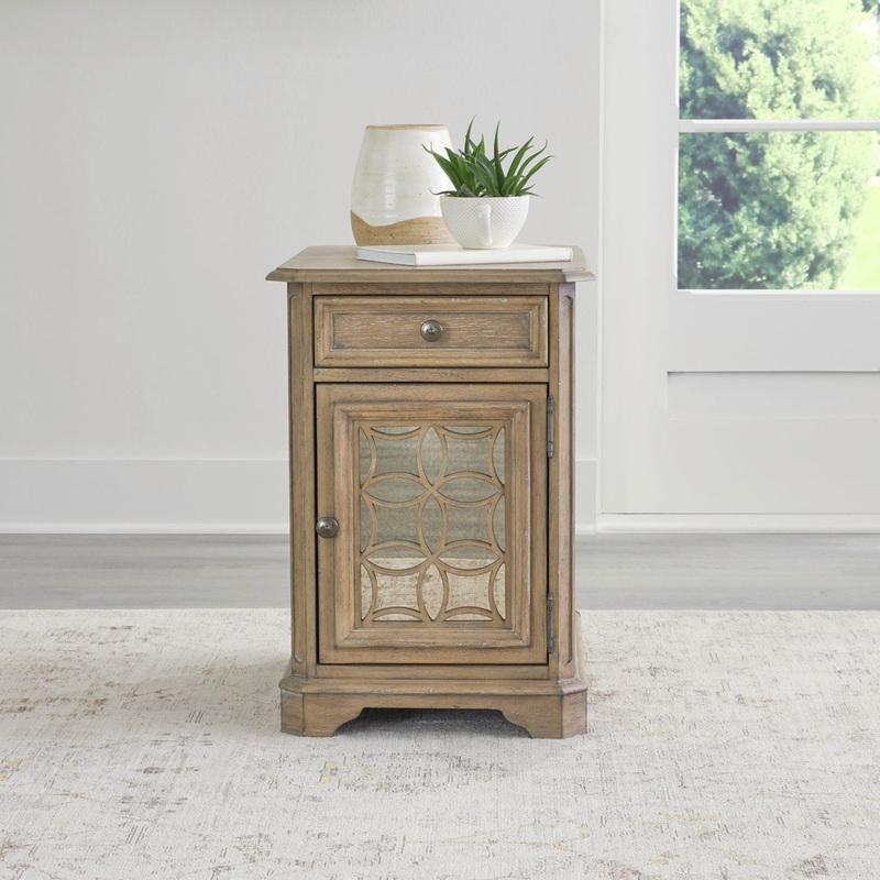 Magnolia Manor – Chair Side Table