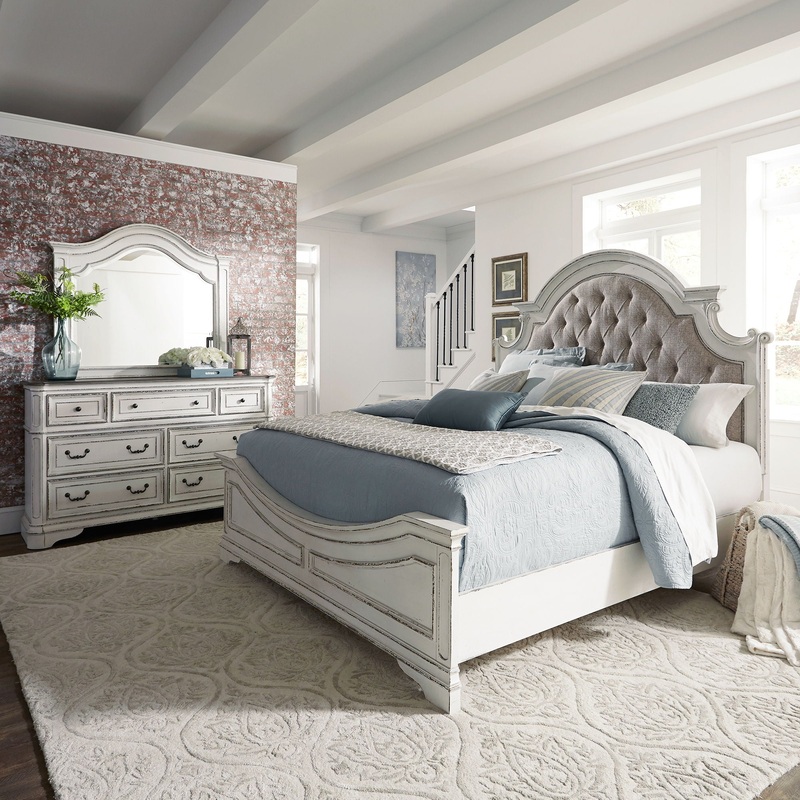 Magnolia Manor – Upholstered Bedroom Set