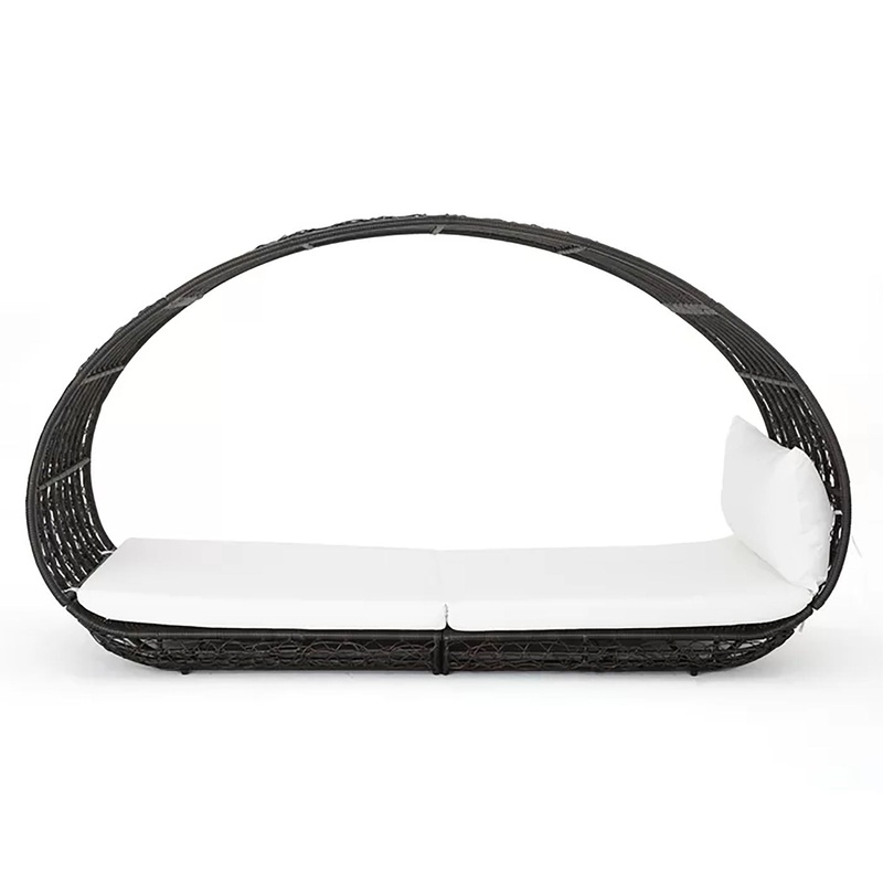 Abigal – Outdoor Wicker Daybed With Cushion