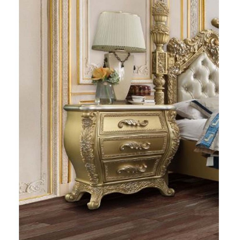 Cabriole – Nightstand – Gold