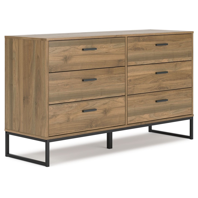 Deanlow – Six Drawer Dresser – Honey