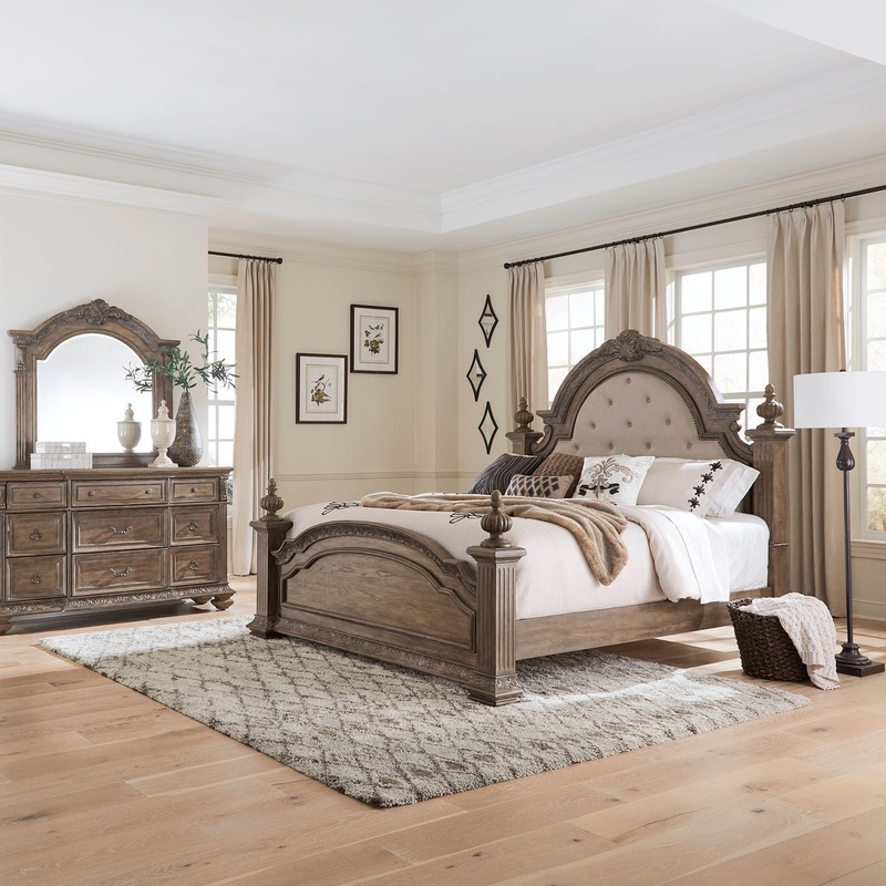 Carlisle Court – Poster Bedroom Set