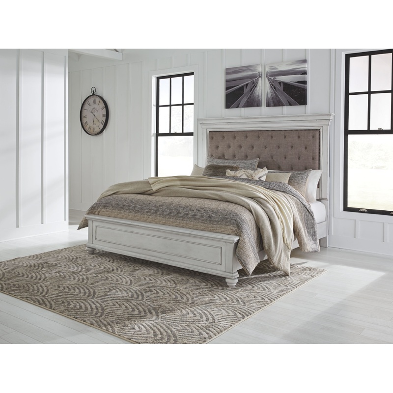 Kanwyn – Upholstered Panel Bed