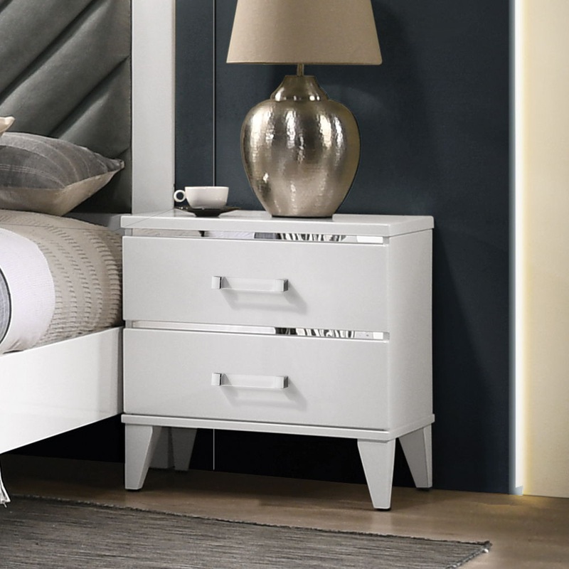 Chelsie – Nightstand|Black|White