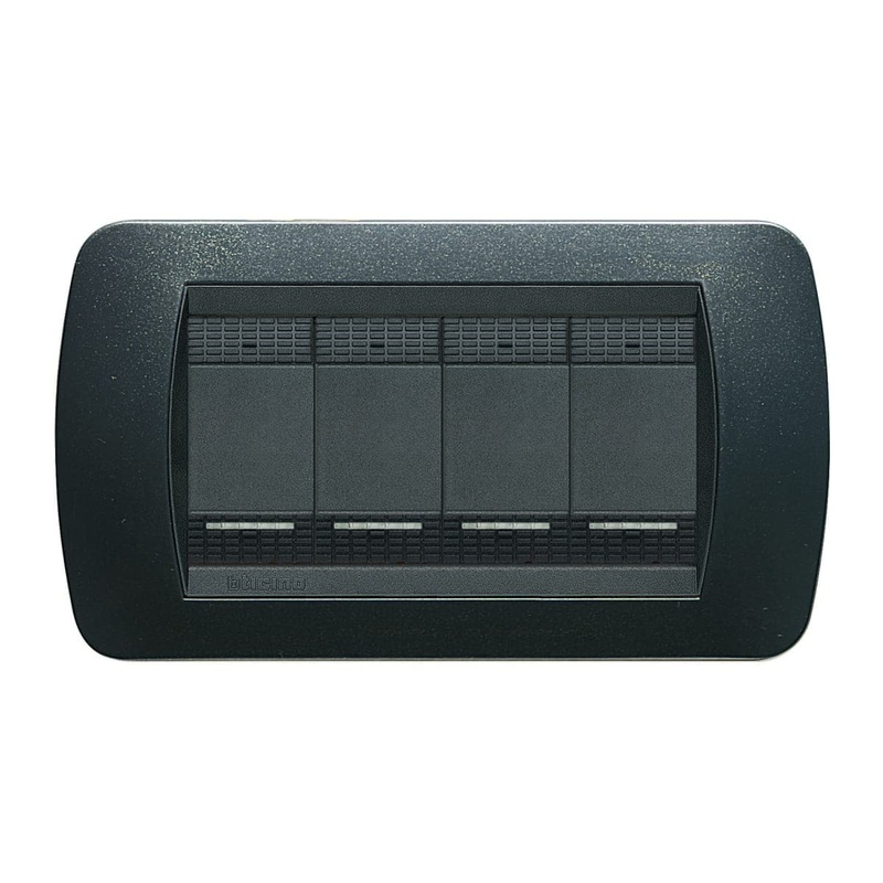 LIVING INTERNATIONAL 4-PLATE STEEL